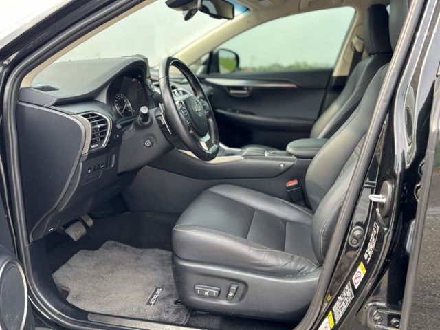 想要一台兼具質感、舒適與安全的豪華SUV？這台絕對值得入手  第8張相片