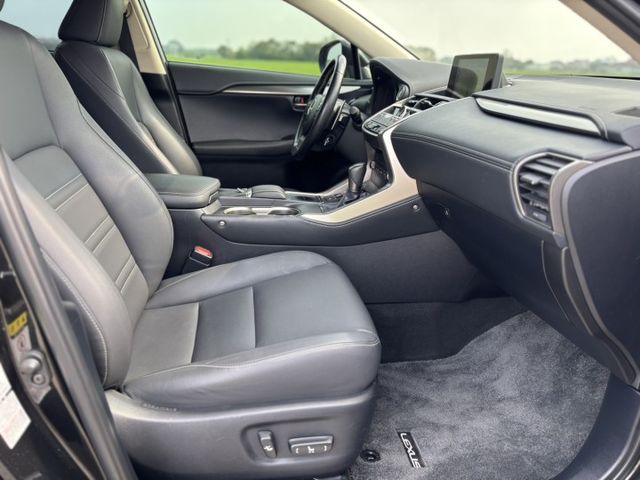 想要一台兼具質感、舒適與安全的豪華SUV？這台絕對值得入手  第9張相片