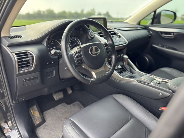 想要一台兼具質感、舒適與安全的豪華SUV？這台絕對值得入手  第10張相片