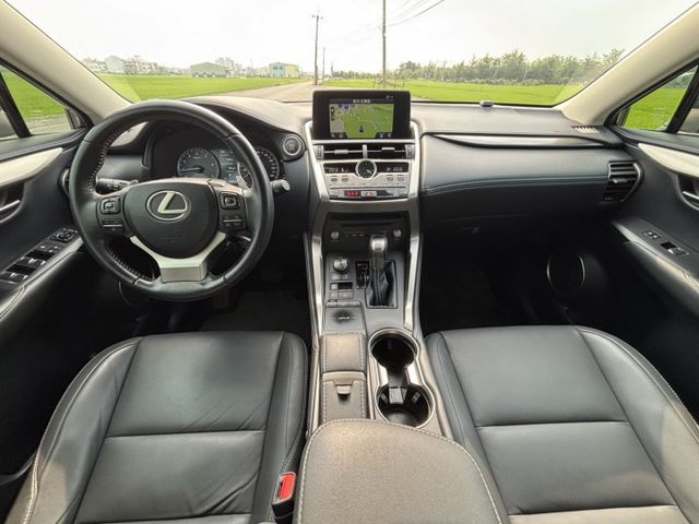 想要一台兼具質感、舒適與安全的豪華SUV？這台絕對值得入手  第11張相片