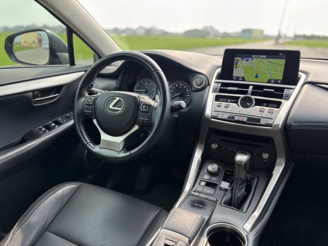 想要一台兼具質感、舒適與安全的豪華SUV？這台絕對值得入手  第12張相片