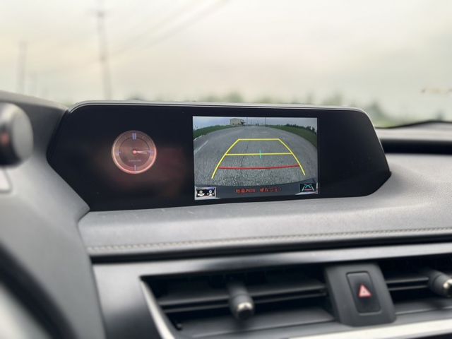 Lexus UX250h 豪華油電休旅｜都會質感首選  第5張相片