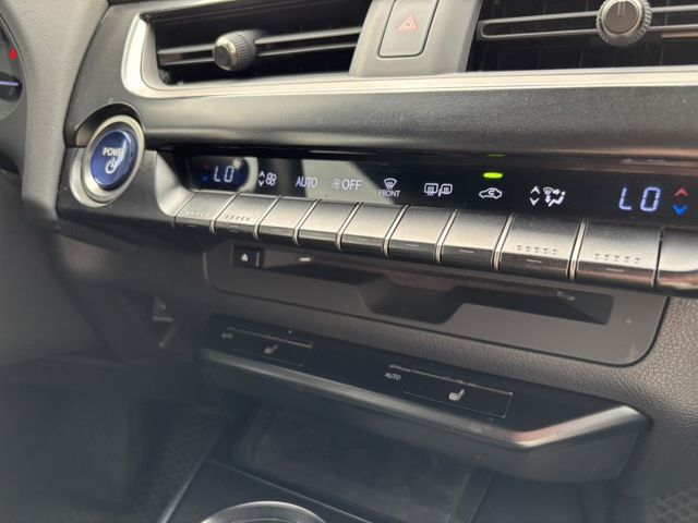 Lexus UX250h 豪華油電休旅｜都會質感首選  第6張相片