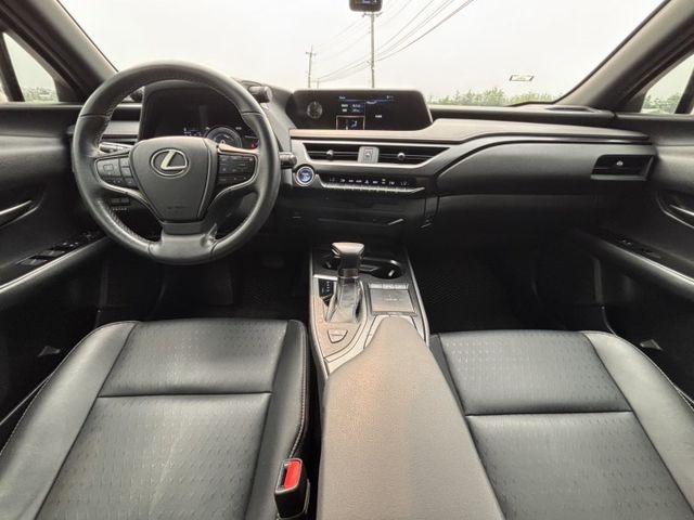 Lexus UX250h 豪華油電休旅｜都會質感首選  第10張相片