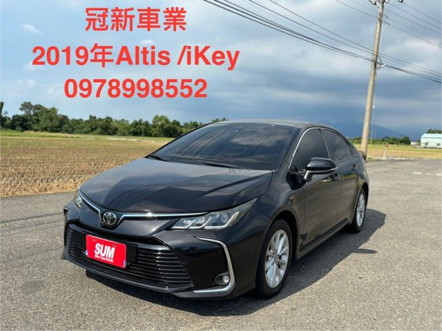 iKey 免鑰匙感應解鎖／車道置中輔助/盲點偵測系統/導航系統/ 倒車顯影/多功能方向盤/恆溫空調  第1張相片