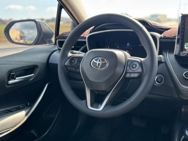 iKey 免鑰匙感應解鎖／車道置中輔助/盲點偵測系統/導航系統/ 倒車顯影/多功能方向盤/恆溫空調  第8張相片