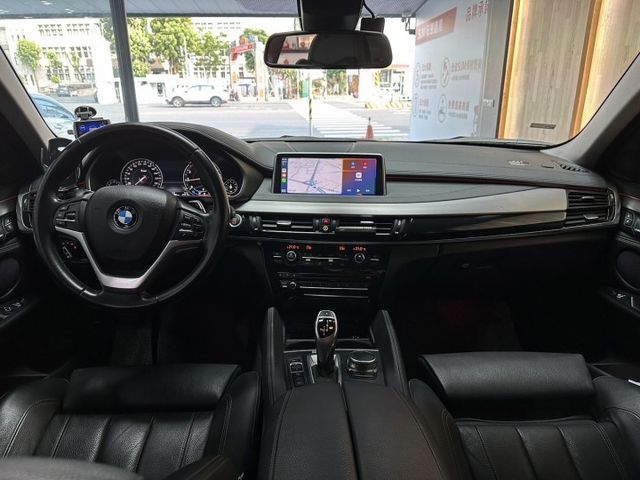 35i 總代理 電動天窗/4WD/ 腳踢電尾門/環景/ I-KEY/定速/ 車道偏移/快撥/盲點/摸門/雙電椅  第6張相片