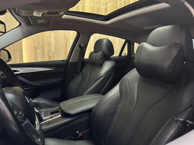 35i 總代理 電動天窗/4WD/ 腳踢電尾門/環景/ I-KEY/定速/ 車道偏移/快撥/盲點/摸門/雙電椅  第8張相片