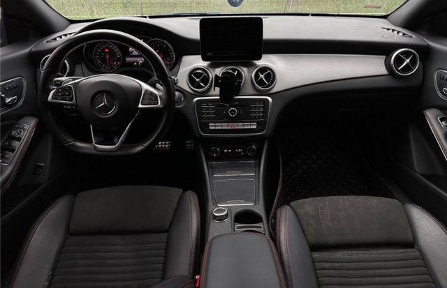 2017  CLA250 AMG 小改款總代理 稀有跟車系統 原鈑件 里程11萬/全景天窗/p20跟車  第6張相片