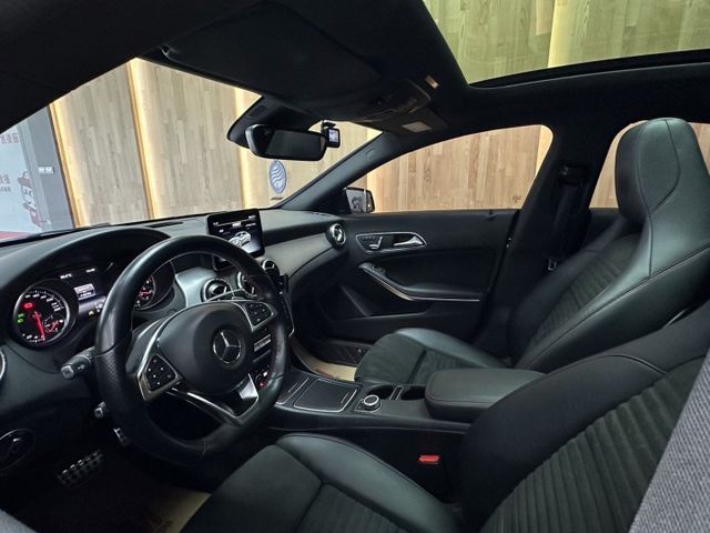 2017  CLA250 AMG 小改款總代理 稀有跟車系統 原鈑件 里程11萬/全景天窗/p20跟車  第7張相片
