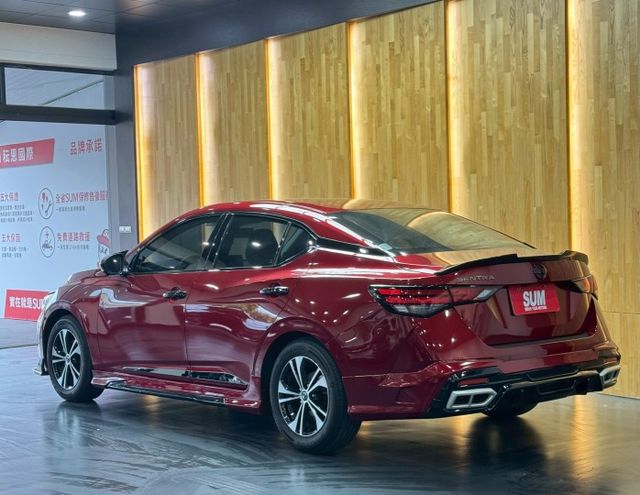 2024 NISSAN SENTRA 尊爵版 里程2萬 原鈑件 新車83萬 市場最低  第5張相片