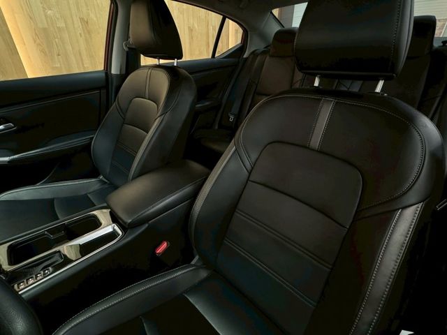2024 NISSAN SENTRA 尊爵版 里程2萬 原鈑件 新車83萬 市場最低  第8張相片