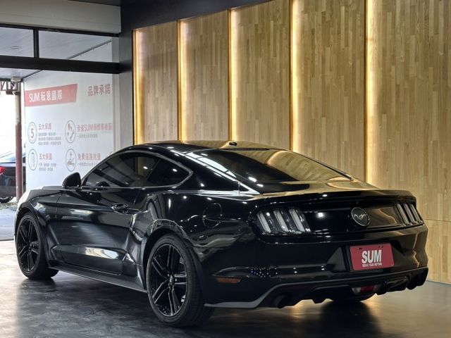 2016 Ford Mustang 2.3Ecoboost 里程13萬 市場稀有 黑大般  第4張相片