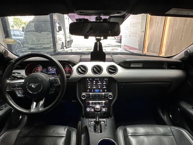 2016 Ford Mustang 2.3Ecoboost 里程13萬 市場稀有 黑大般  第6張相片