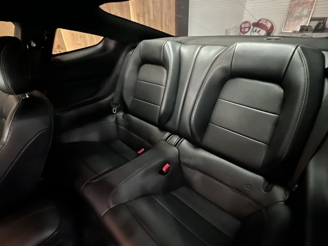 2016 Ford Mustang 2.3Ecoboost 里程13萬 市場稀有 黑大般  第9張相片