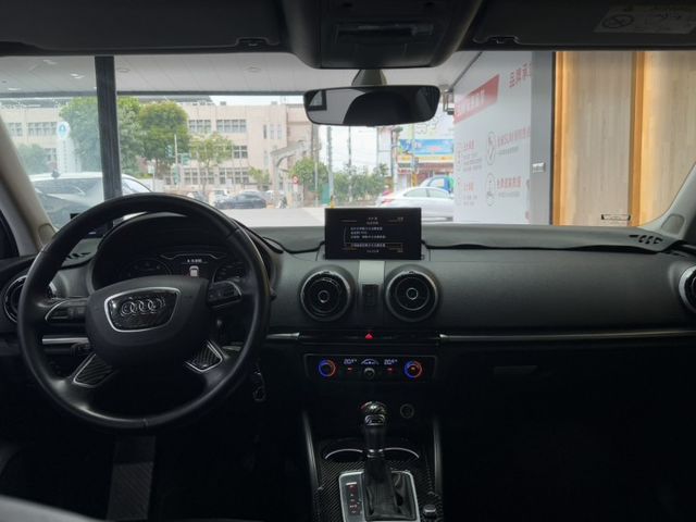 2015 Audi A3 30TFSI 里程12萬 50萬內挺你開奧迪  第6張相片