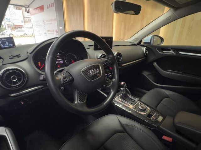 2015 Audi A3 30TFSI 里程12萬 50萬內挺你開奧迪  第7張相片