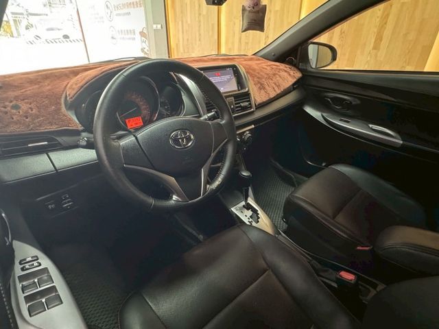 2017 TOYOTA Yaris 里程9萬 還有盲點偵測  第7張相片