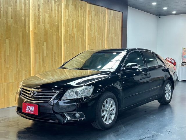 2010 Toyota Camry 2.0E 1年跑不到1萬公里  第1張相片