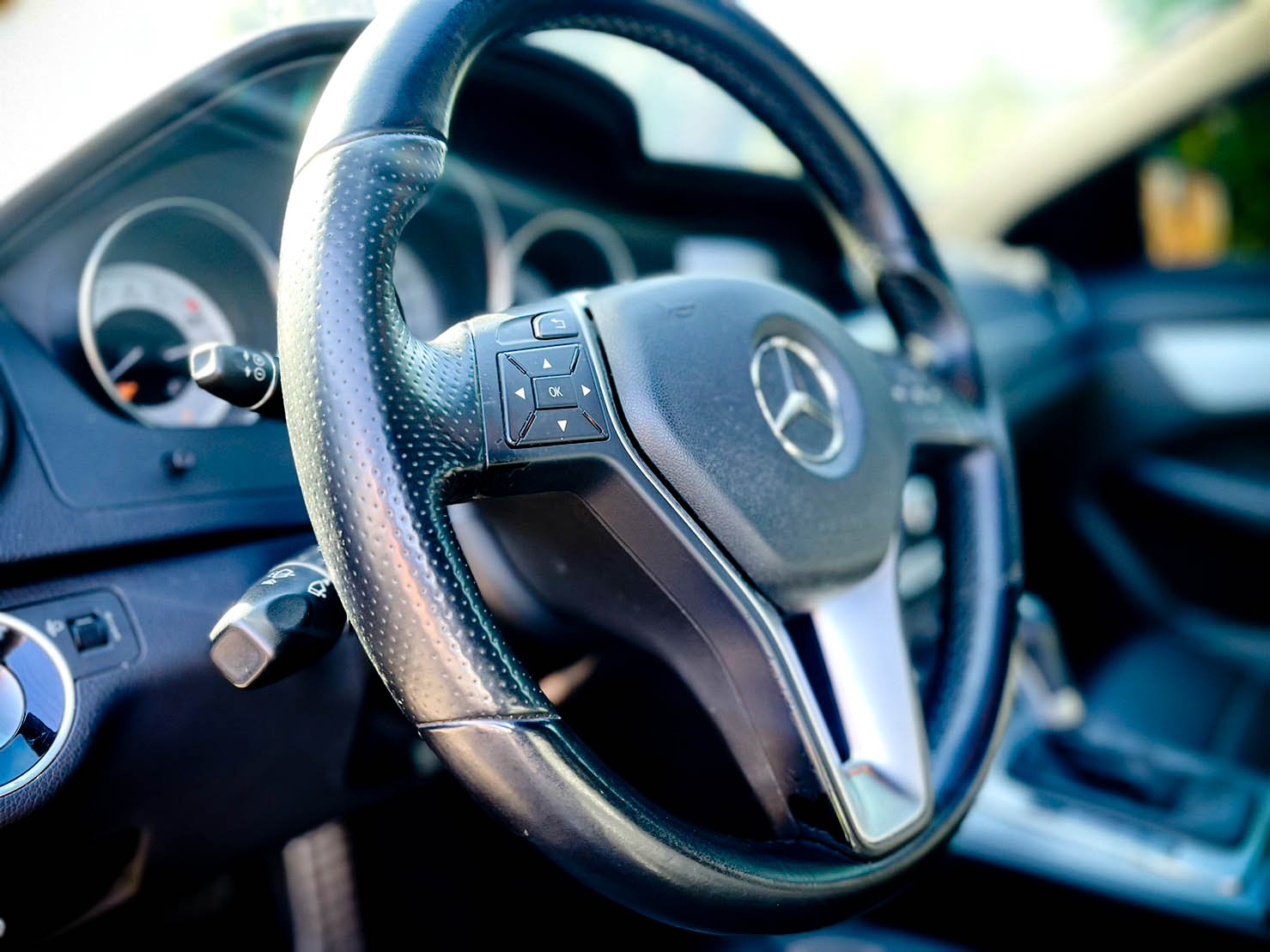 2012年 Benz C-Class Coupe C180 里程少ˋ  第4張相片