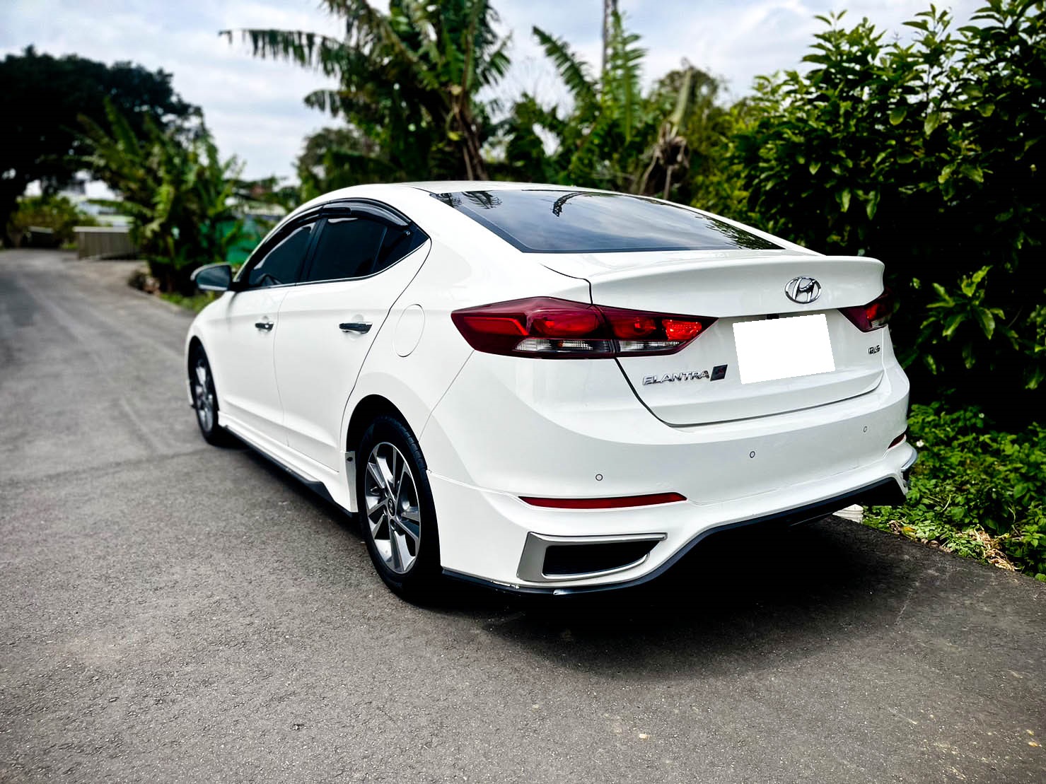 2017年 Elantra 1.6   第3張相片
