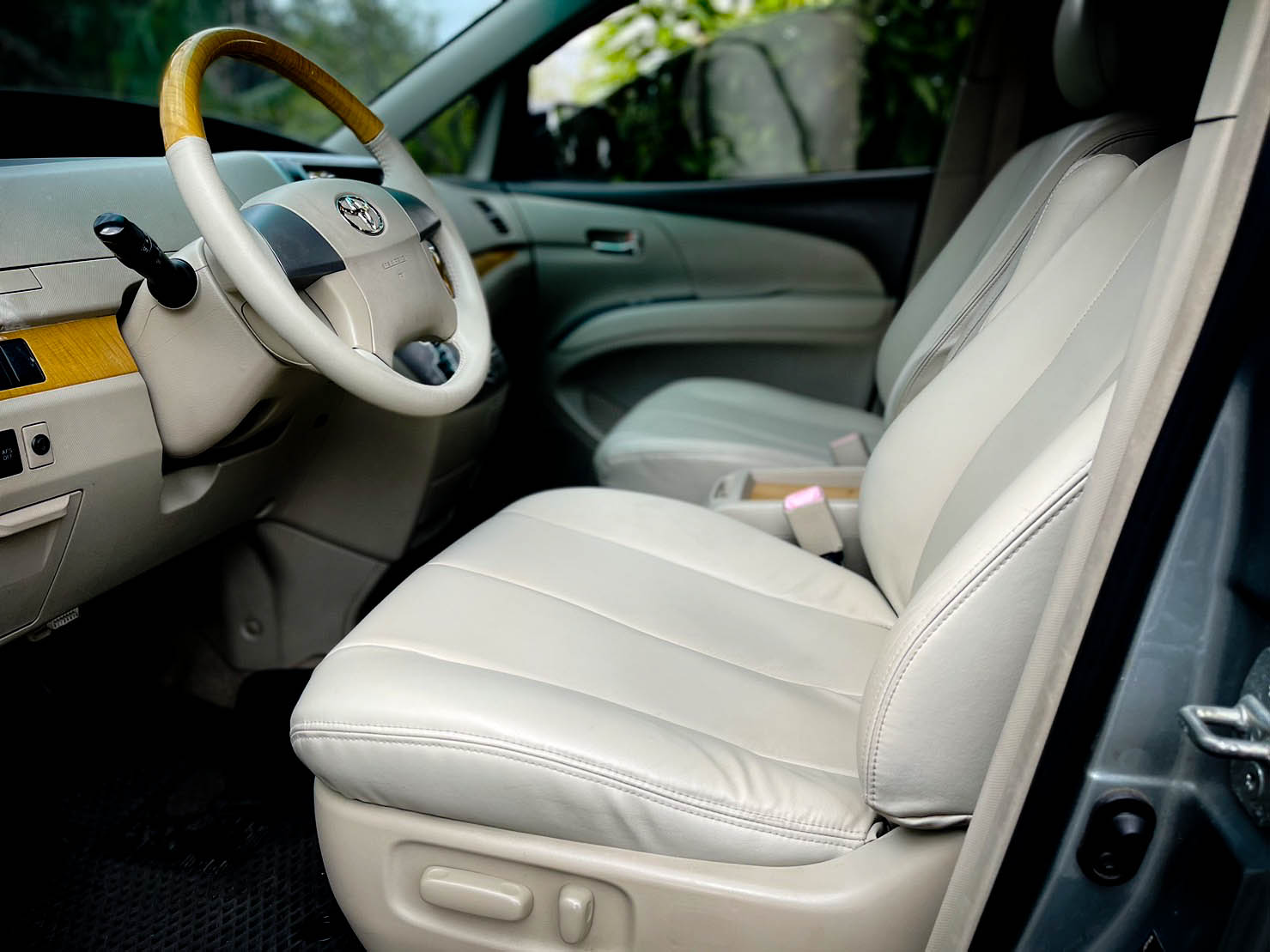 2006年 Previa 2.4 全景天窗   第2張相片