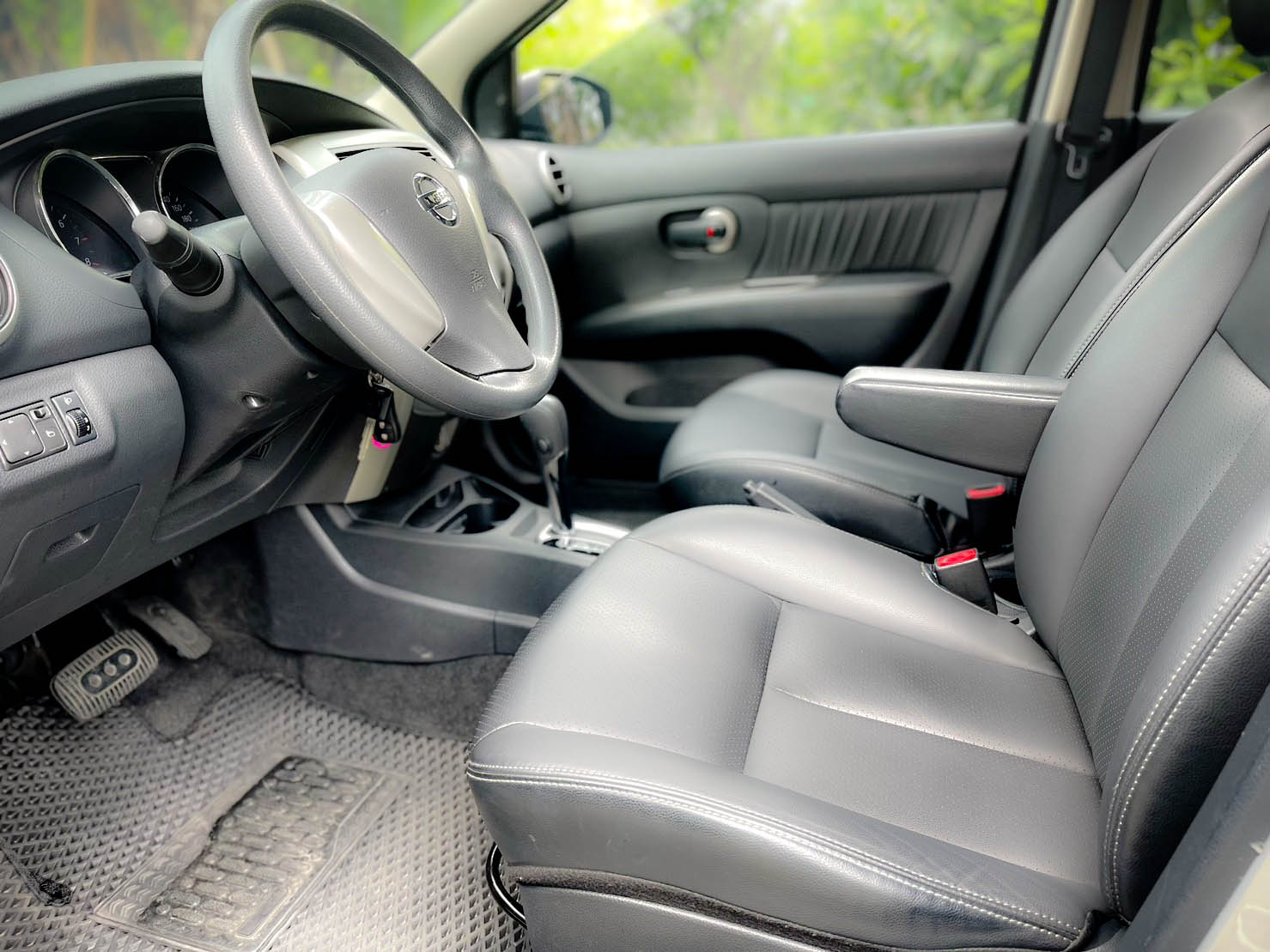 2020年 Nissan Livina 1.6 行家皮椅版  第6張相片