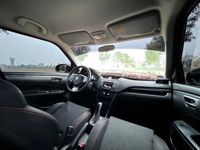 ②⓪①②年✩Suzuki Swift 1.6 Sport✩恆溫✩雙前座跑車座椅✩方向盤快控鍵✩循跡防滑控✩認證車原版件  第5張相片