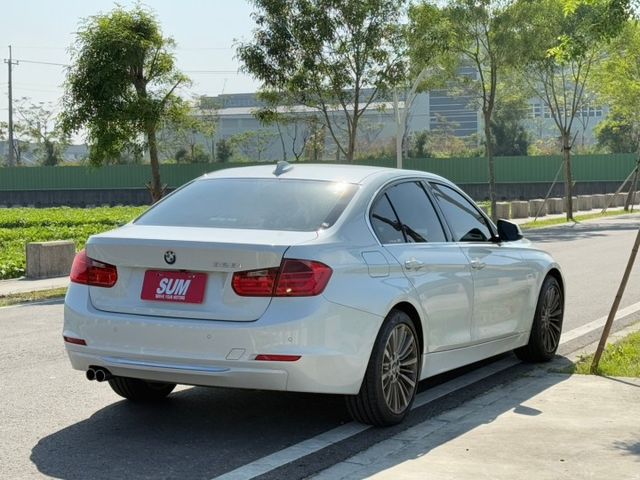 【毅寰汽車】2014 328I⛧原版件⛧總代理⛧換檔撥片⛧定速⛧倒車顯影⛧導航⛧IKEY｜歡迎賞車 ☏  第2張相片