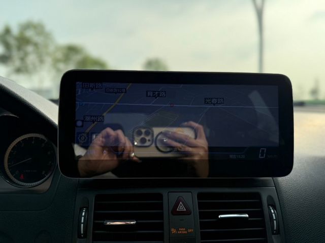 【毅寰汽車】2010 BENZ C300⛧便宜不貴⛧倒車顯影⛧導航⛧電動記憶座椅⛧電動天窗⛧定速｜歡迎賞車 ☏  第11張相片