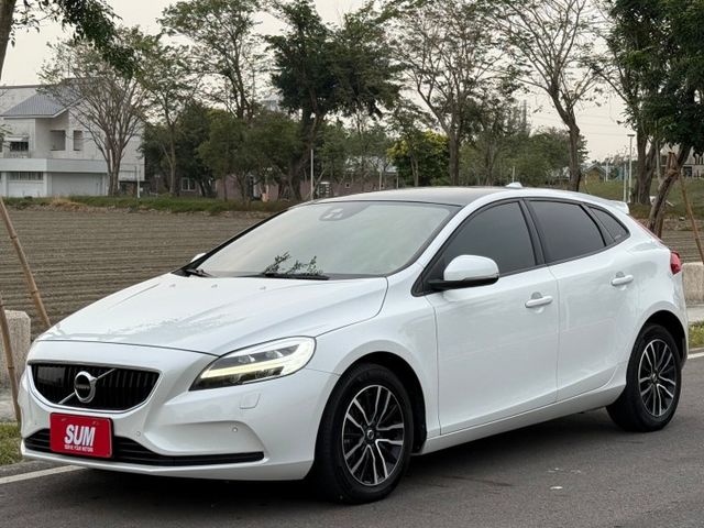 【毅寰汽車】2019 VOLVO V40⛧盲點⛧IKEY⛧摸門⛧全景天窗⛧倒車顯影⛧原版件認證車｜歡迎賞車 ☏  第1張相片