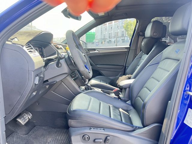 【毅寰汽車】2024 福斯 TIGUAN R⛧IKEY⛧電尾門⛧導航⛧抬顯⛧盲點⛧全景天窗⛧H/K⛧精品改｜歡迎賞車 ☏  第5張相片