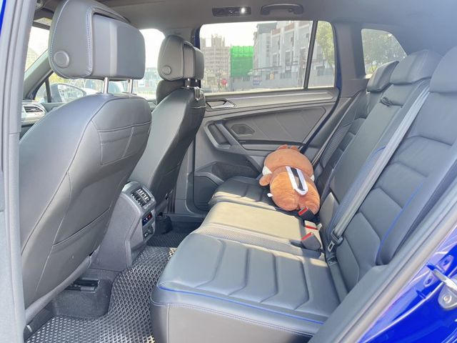 【毅寰汽車】2024 福斯 TIGUAN R⛧IKEY⛧電尾門⛧導航⛧抬顯⛧盲點⛧全景天窗⛧H/K⛧精品改｜歡迎賞車 ☏  第6張相片