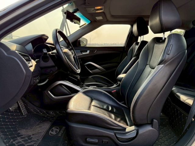 【毅寰汽車】2014 現代 Veloster⛧雙門小鋼炮⛧免鑰匙啟動⛧摸門解鎖⛧天窗⛧倒車顯影⛧電動座椅｜歡迎賞車 ☏  第7張相片