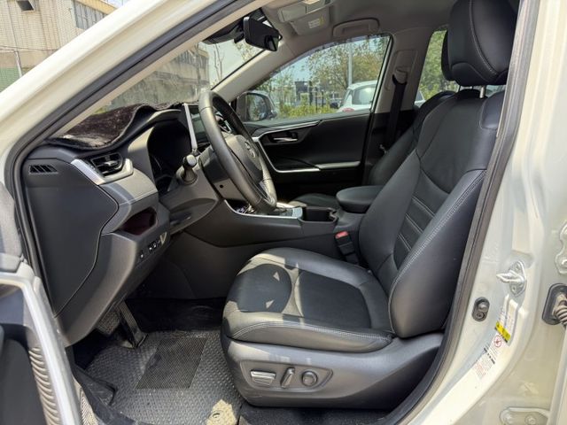 車輛整備中 歡迎預約賞車~  第5張相片