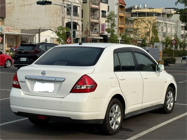 【毅寰汽車】2013 Nissan TIIDA⛧小巧可愛⛧魔術大空間⛧便宜不貴⛧皮椅⛧音響主機⛧一手車｜歡迎賞車 ☏  第2張相片