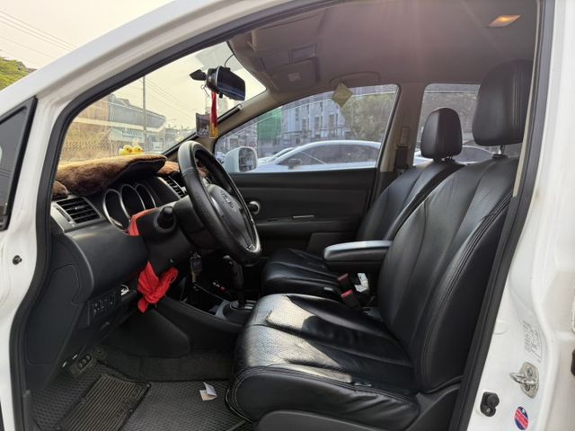【毅寰汽車】2013 Nissan TIIDA⛧小巧可愛⛧魔術大空間⛧便宜不貴⛧皮椅⛧音響主機⛧一手車｜歡迎賞車 ☏  第5張相片