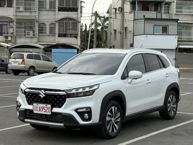 【毅寰汽車】2023 SUZUKI SX4⛧油電⛧摸門解鎖⛧免鑰匙啟動⛧盲點⛧360環景⛧全景天窗｜歡迎賞車 ☏  第1張相片