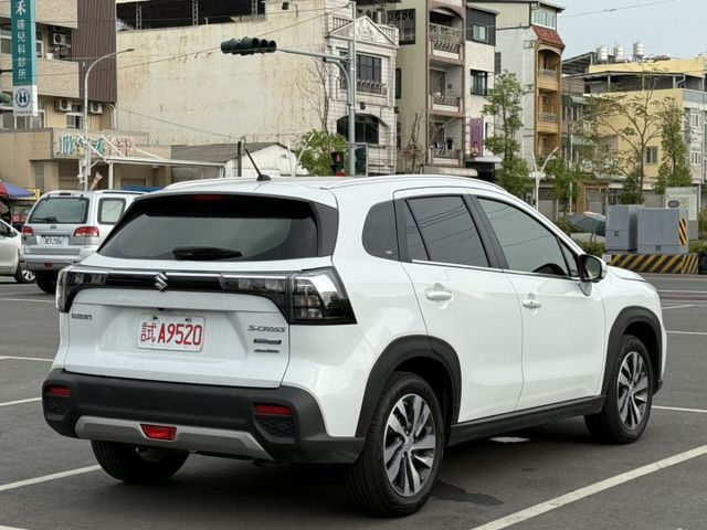 【毅寰汽車】2023 SUZUKI SX4⛧油電⛧摸門解鎖⛧免鑰匙啟動⛧盲點⛧360環景⛧全景天窗｜歡迎賞車 ☏  第2張相片