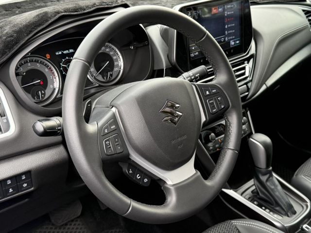 【毅寰汽車】2023 SUZUKI SX4⛧油電⛧摸門解鎖⛧免鑰匙啟動⛧盲點⛧360環景⛧全景天窗｜歡迎賞車 ☏  第4張相片
