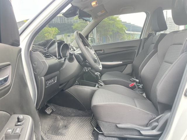 【毅寰汽車】2023 SUZUKI Swift⛧油電⛧小巧可愛 省油省稅⛧摸門解鎖⛧免鑰匙啟動⛧盲點⛧定速｜歡迎賞車 ☏  第5張相片