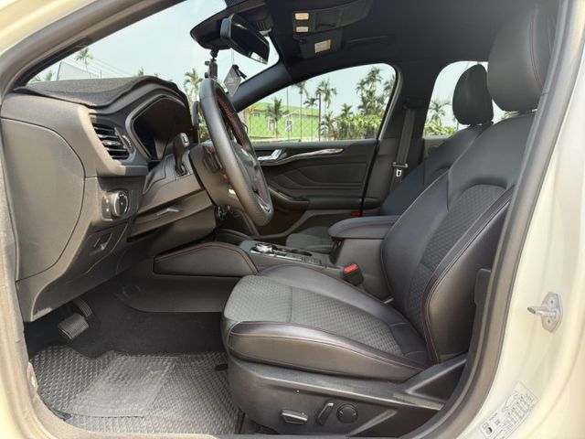 【毅寰汽車】2022 福特 FOCUS ST-Line Lommel⛧BOSE⛧IKEY⛧盲點⛧抬顯⛧導航｜歡迎賞車 ☏  第5張相片