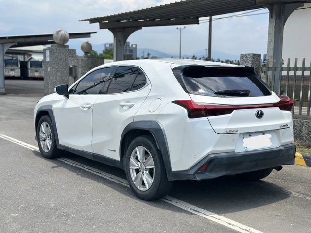 【毅寰汽車】2018 LEXUS UX250h⛧油電⛧免鑰匙啟動⛧摸門解鎖⛧電尾門⛧電動座椅⛧腰靠調整｜歡迎賞車 ☏  第2張相片