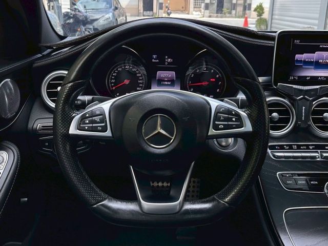 【毅寰汽車】2015 BENZ C300 AMG⛧基本滿⛧柏林之音⛧免鑰匙啟動⛧摸門解鎖⛧全景天窗｜歡迎賞車 ☏  第4張相片