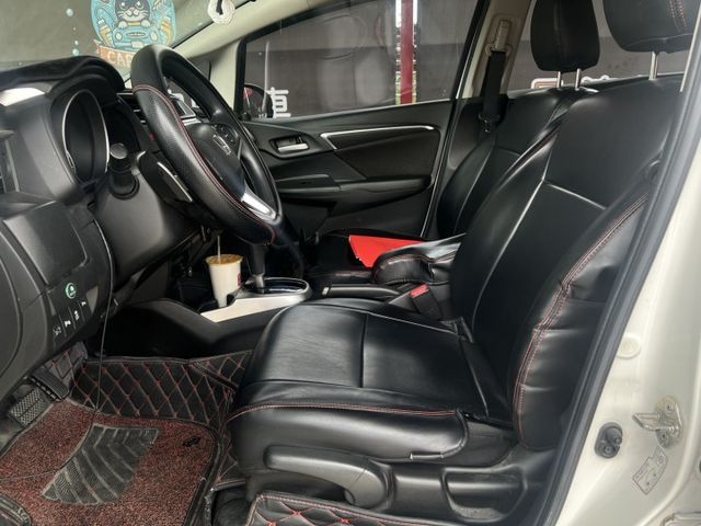 2017本田 FIT/原版件/S版/Carplay /換檔撥片/輕盈小車/移動、找車位都方便/歡迎賞車☏  第5張相片