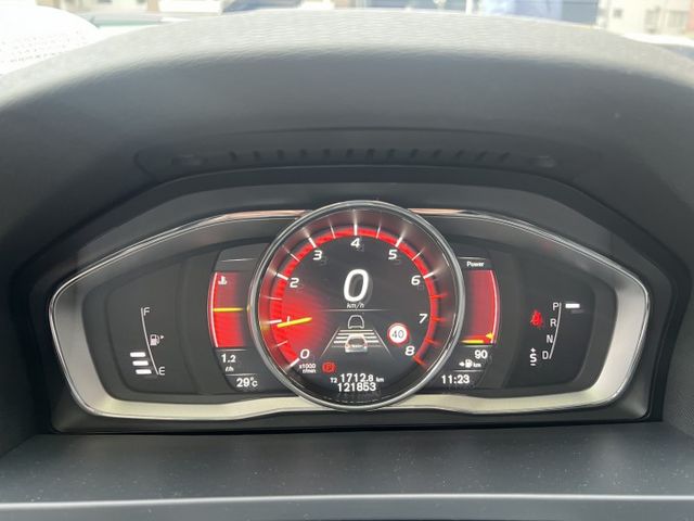 2017 VOLVO V60 T5 R-Design /旅行版 /原版件/電動座椅/HK音響/歡迎賞車☏  第3張相片