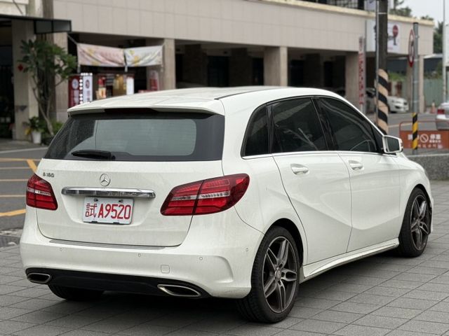 2016 BENZ B180/電動座椅/雙區恆溫/LED頭燈/免鑰匙/後座出風口  第2張相片