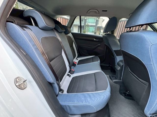 2018 SKODA FABIA/原版件/COMBI1.0TSI 版本/免鑰匙/旅行式/歡迎賞車☏  第6張相片