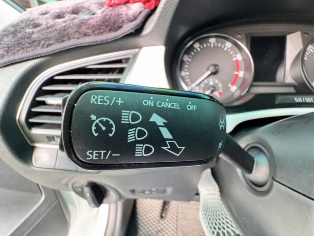 2018 SKODA FABIA/原版件/COMBI1.0TSI 版本/免鑰匙/旅行式/歡迎賞車☏  第12張相片