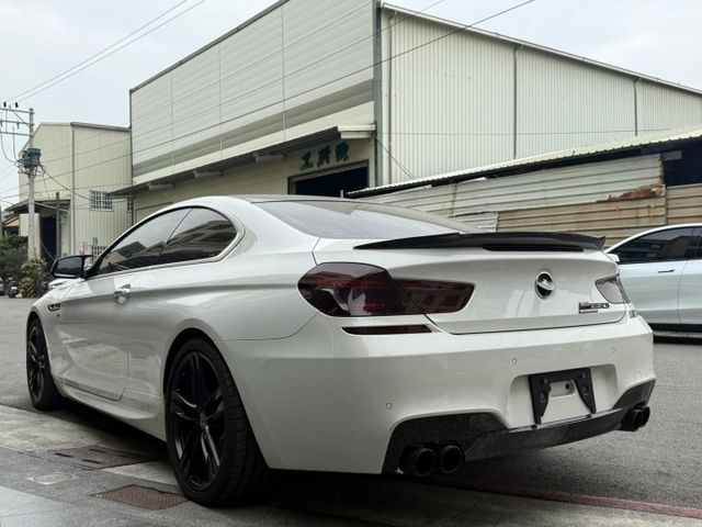 2012  BMW 650i 庫貝/LED頭燈/B&O音響 /天窗/改裝排氣管中尾段/安卓機/免鑰匙/抬顯  第2張相片